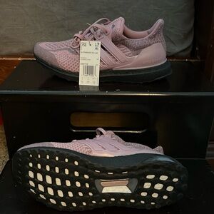 Adidas Ultraboost 5.0 Women’s size 8.5 brand new w tags (no box).